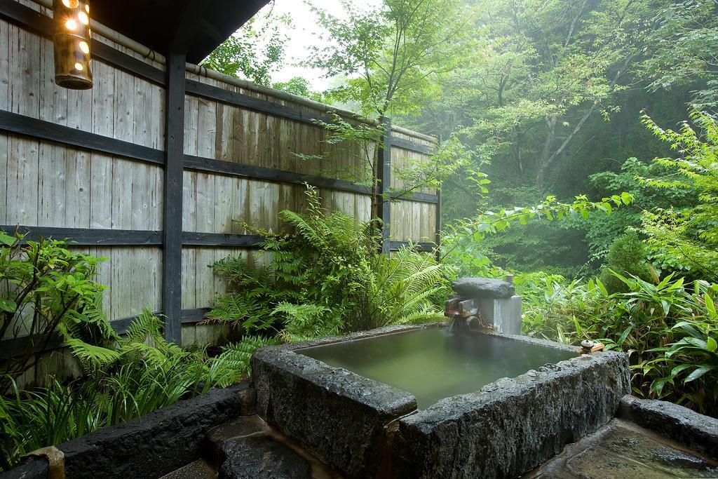Отель Kurokawa Onsen Oku No Yu Минамиогуни Экстерьер фото
