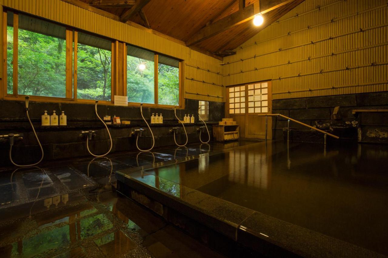 Отель Kurokawa Onsen Oku No Yu Минамиогуни Экстерьер фото