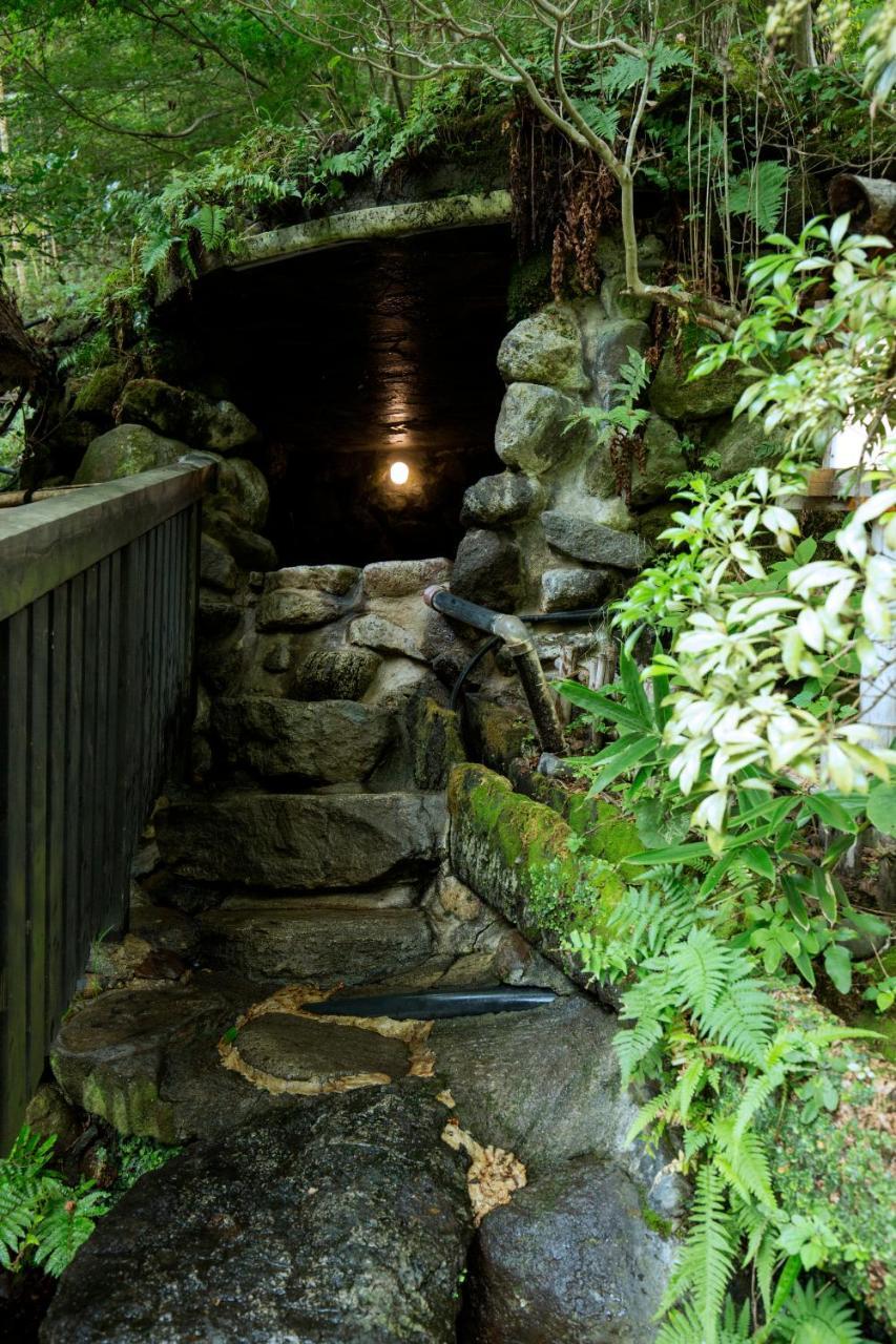 Отель Kurokawa Onsen Oku No Yu Минамиогуни Экстерьер фото
