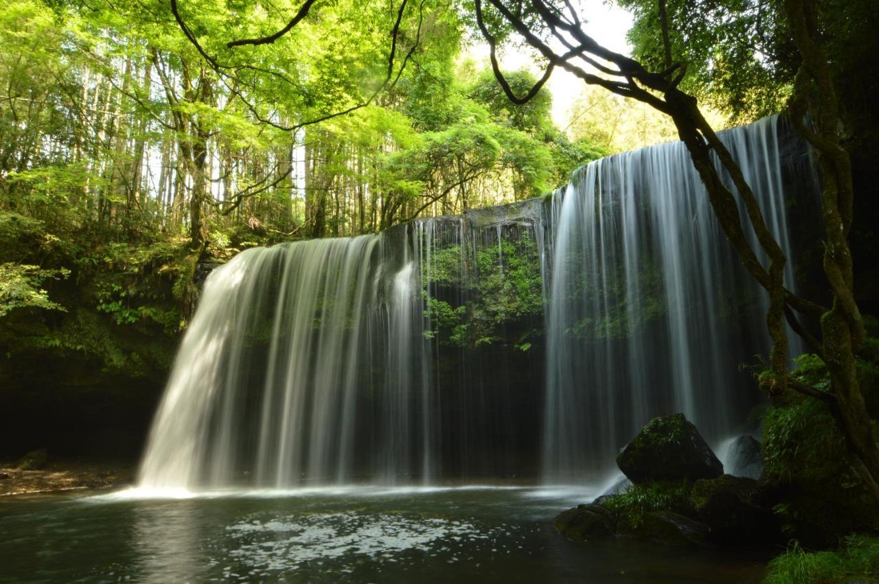 Отель Kurokawa Onsen Oku No Yu Минамиогуни Экстерьер фото