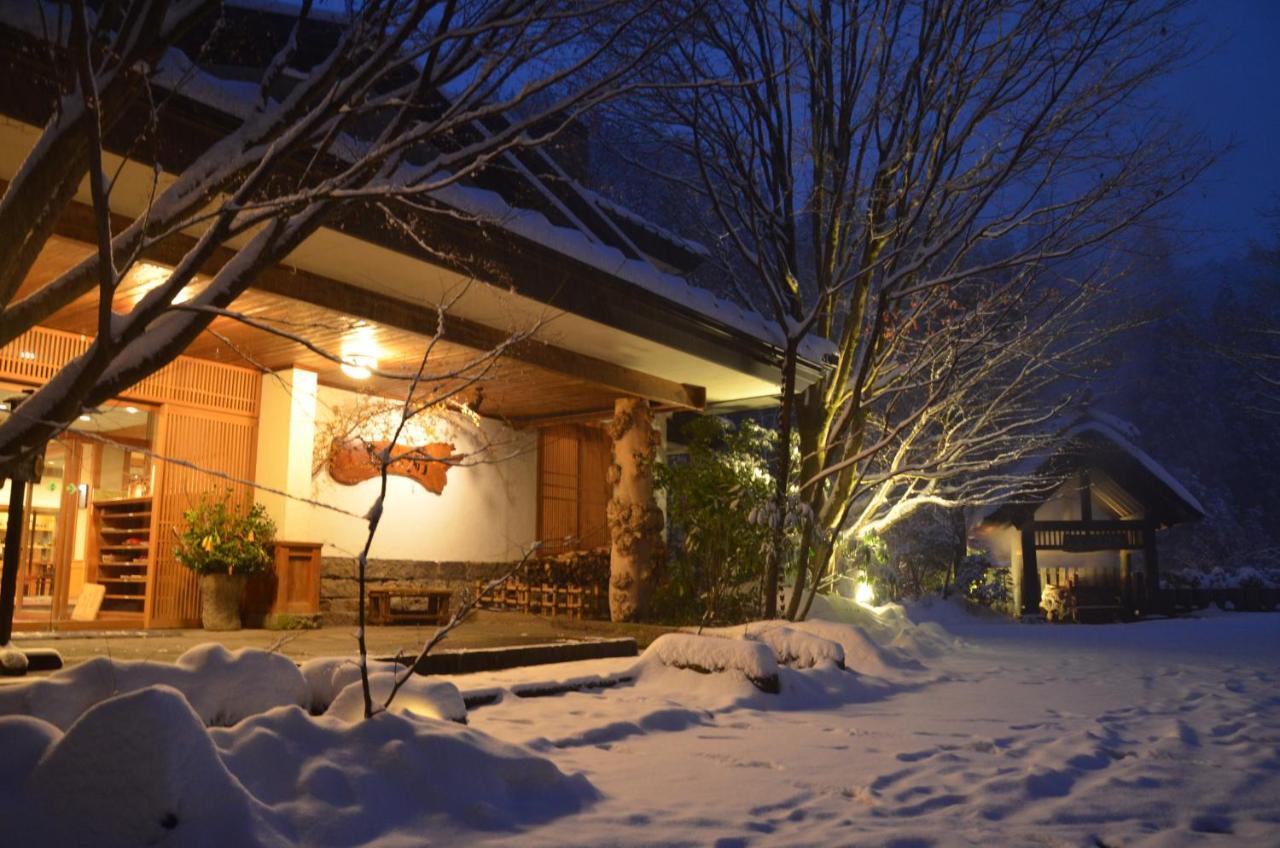 Отель Kurokawa Onsen Oku No Yu Минамиогуни Экстерьер фото