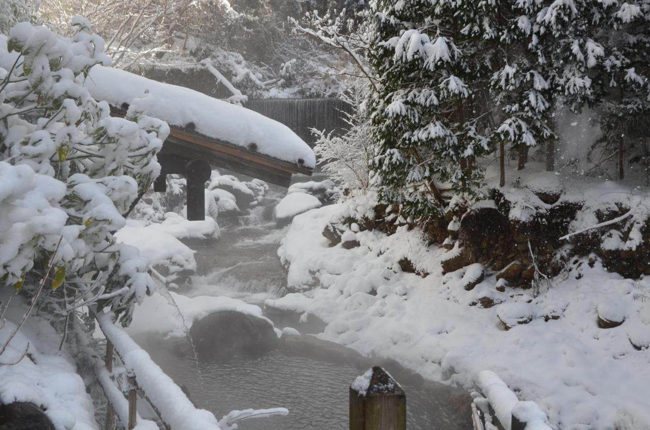 Отель Kurokawa Onsen Oku No Yu Минамиогуни Экстерьер фото